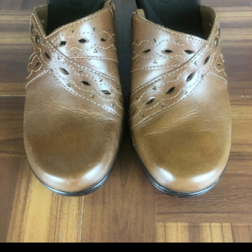 CLARKS BENDABLES ADDEY TRUST Leather Slip on Clogs